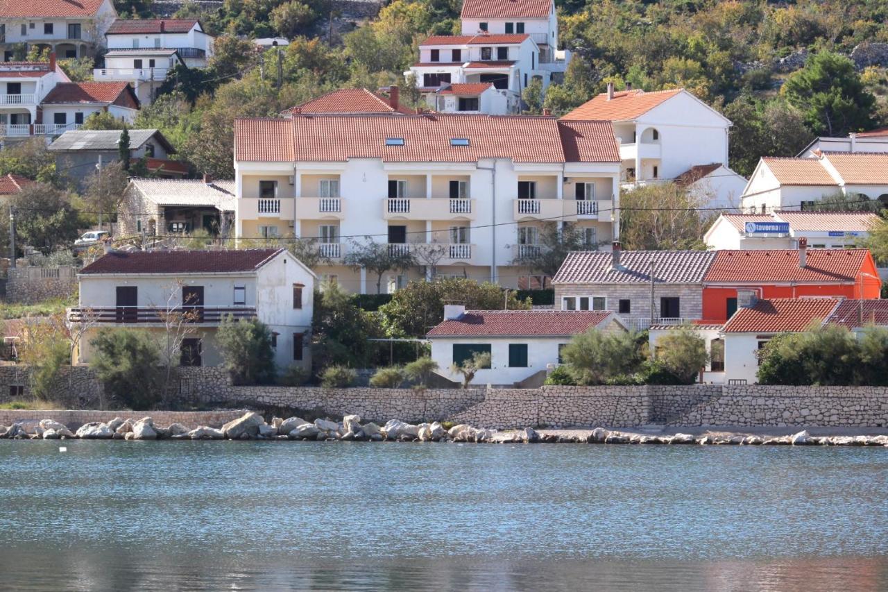 Apartments And Rooms By The Sea Vinjerac, Zadar - 3248 Bagian luar foto