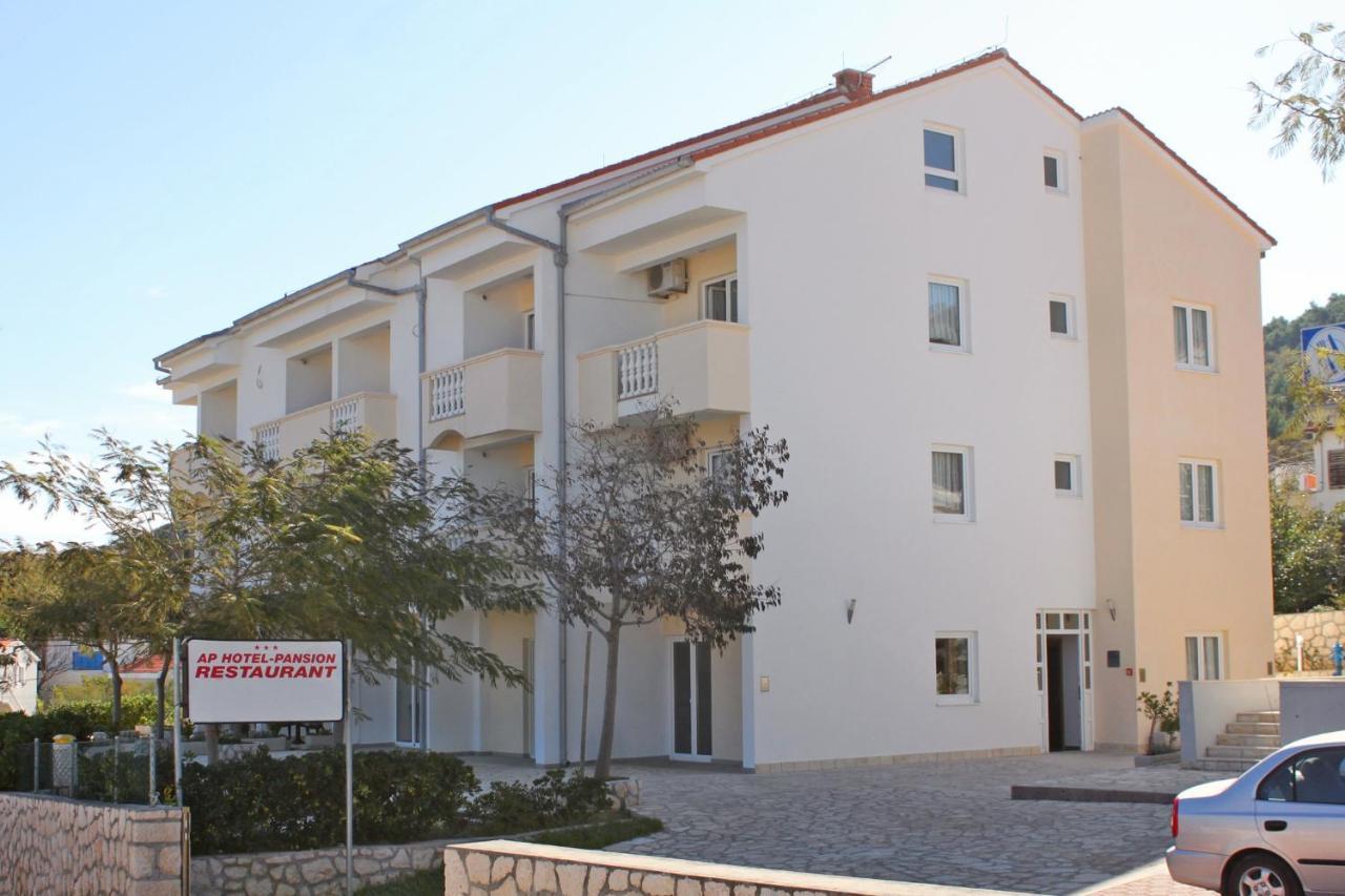 Apartments And Rooms By The Sea Vinjerac, Zadar - 3248 Bagian luar foto