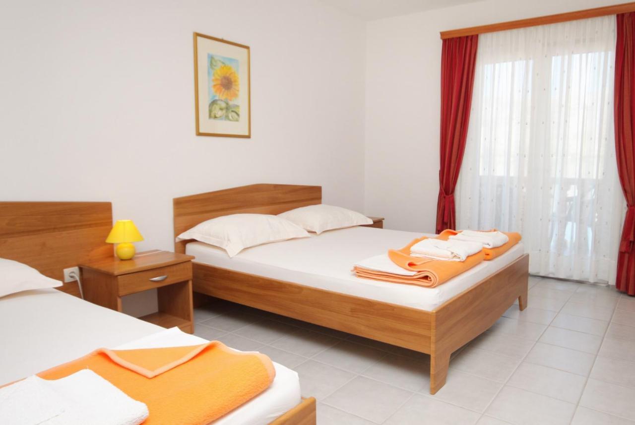 Apartments And Rooms By The Sea Vinjerac, Zadar - 3248 Bagian luar foto