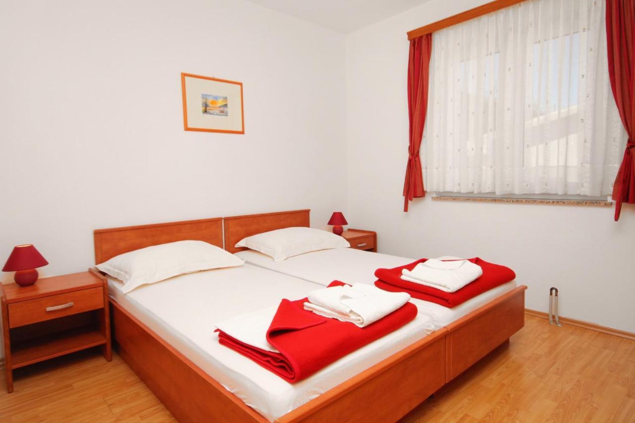 Apartments And Rooms By The Sea Vinjerac, Zadar - 3248 Bagian luar foto